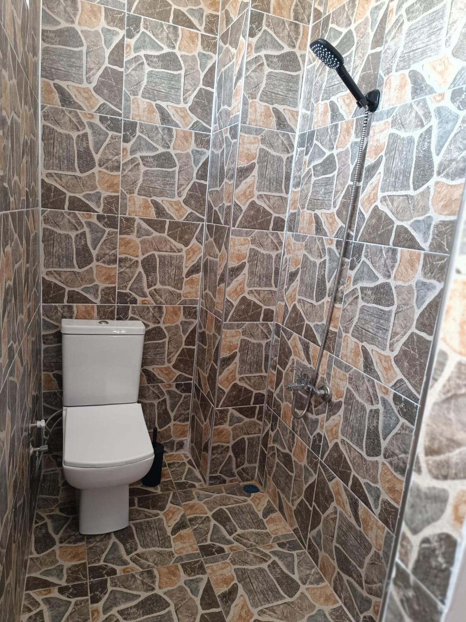 Dede Sebo Cay Bahcesi + Kwatera prywatna